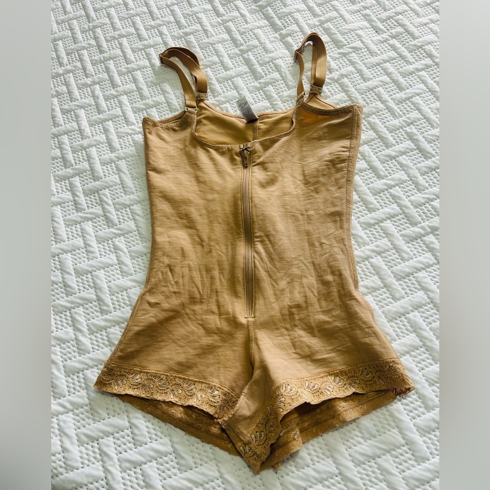 Leonisa®
BOYSHORT CONTOUR
SHAPER WITH BOOTY LIFTER.